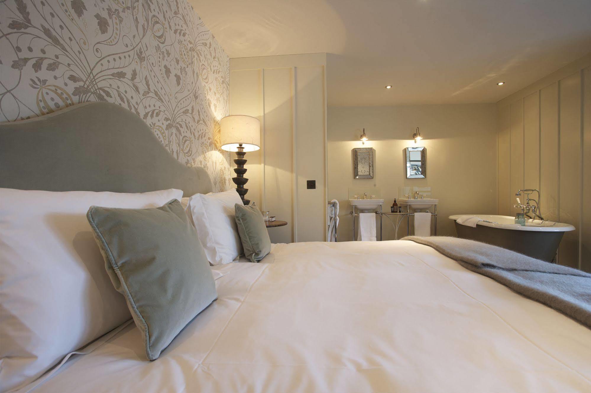 The Wheatsheaf Inn Bourton-on-the-Water Extérieur photo