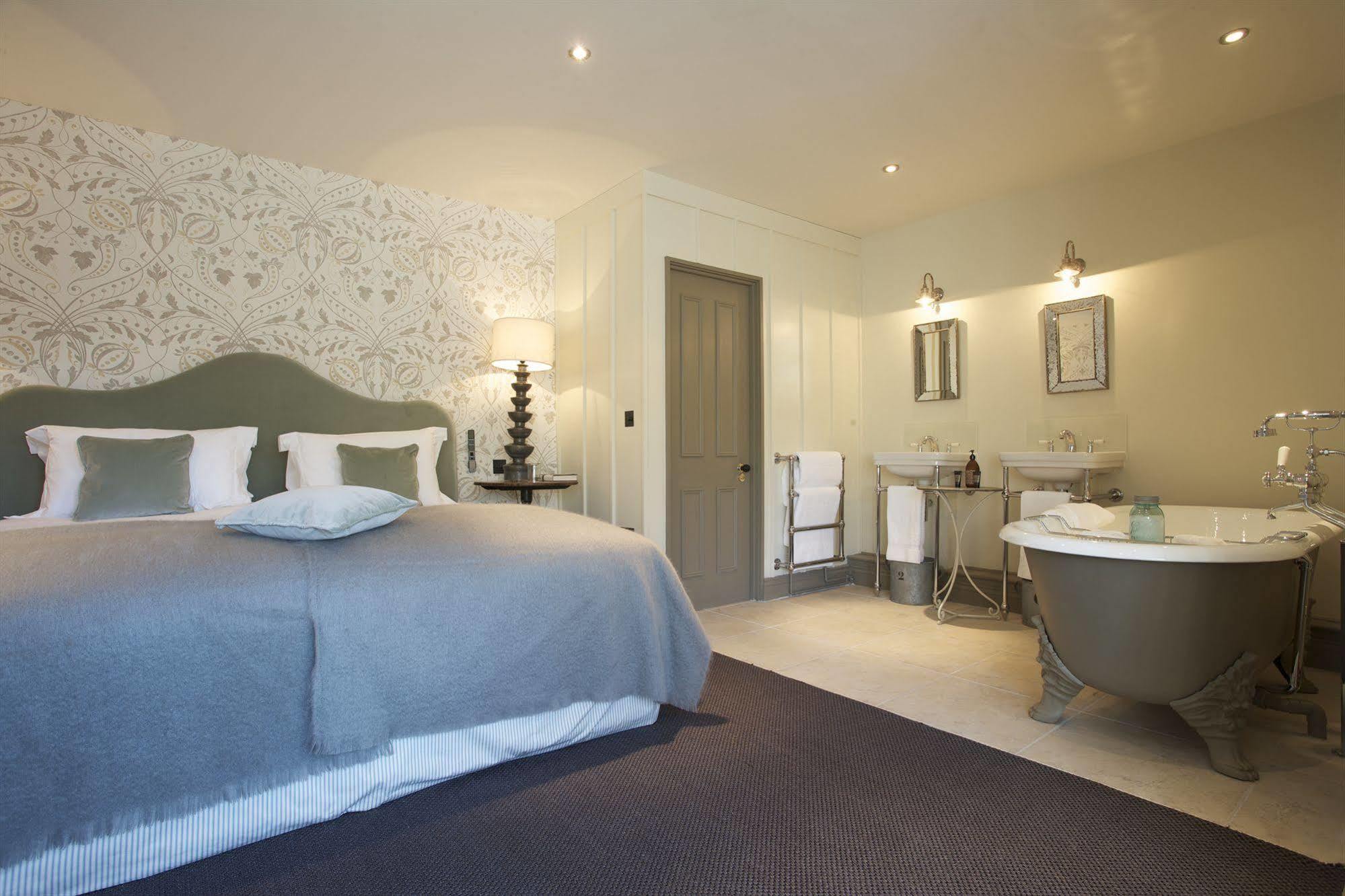The Wheatsheaf Inn Bourton-on-the-Water Extérieur photo